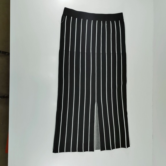 Hose‎ of Harlow 1960 Black White Striped Knit Midi Skirt Size M  NWOT - Picture 2 of 9